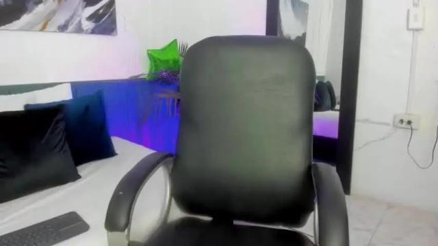 Image 6 of renata_saenz01 Stream on Chaturbate on 14 months ago