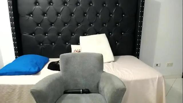 Image 7 of renata_salinas_1 Stream on Chaturbate on 1 month ago