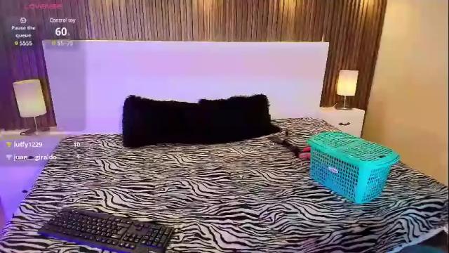 Image 2 of renatacors1 Stream on Chaturbate on 1 month ago