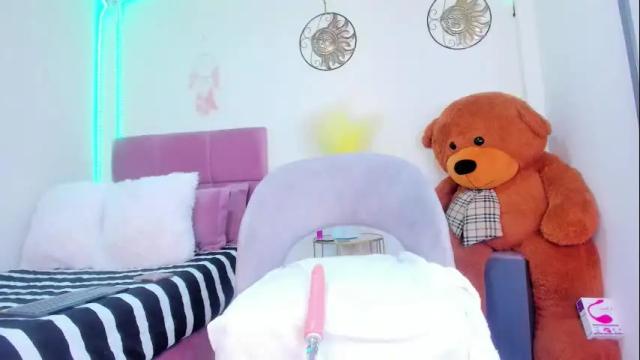 Image 10 of renatareyess Stream on Chaturbate on 4 months ago
