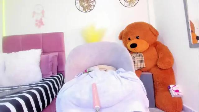 Image 12 of renatareyess Stream on Chaturbate on 4 months ago