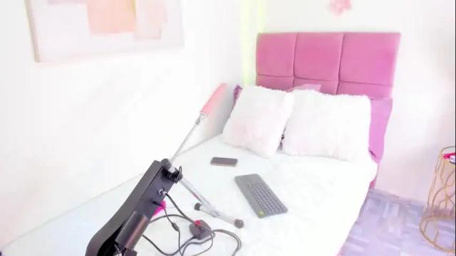 Image 7 of renatareyess Stream on Chaturbate on 4 months ago