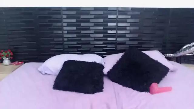 Image 11 of renatariquett Stream on Chaturbate on 15 months ago