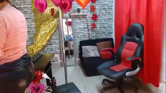 Image 3 of renatasmiith Stream on Chaturbate on 16 months ago