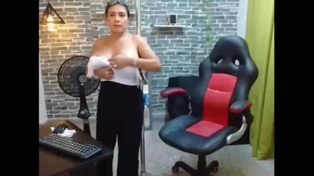 Image 11 of renatasmiith Stream on Chaturbate on 15 months ago