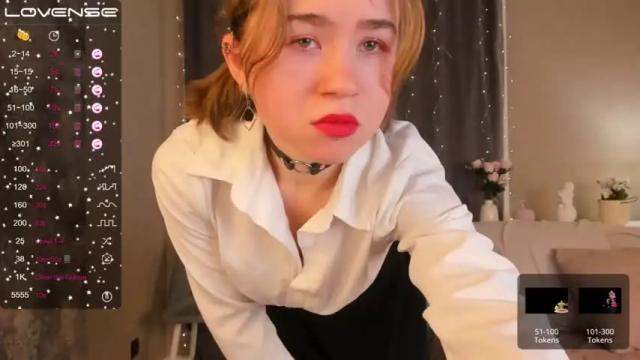 Image 11 of reneerutledge Stream on Chaturbate on 22 months ago