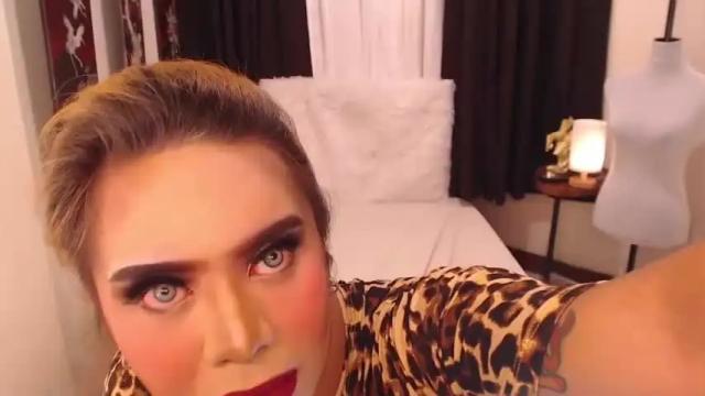 Image 2 of respendent_margaux Stream on Chaturbate on 12 months ago