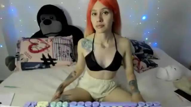 Image 8 of revyfoxy Stream on Chaturbate on 12 months ago