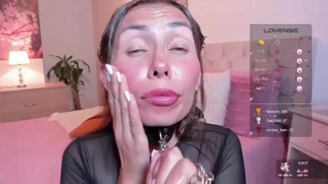 Image 3 of reychel_sens Stream on Chaturbate on 22 months ago