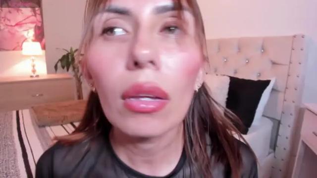 Image 4 of reychel_sens Stream on Chaturbate on 14 months ago