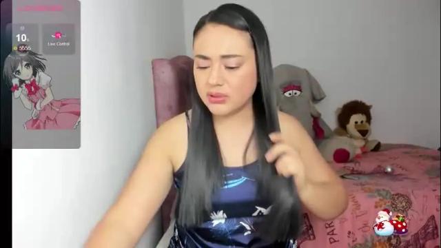 Image 2 of reyledoll Stream on Chaturbate on 14 days ago