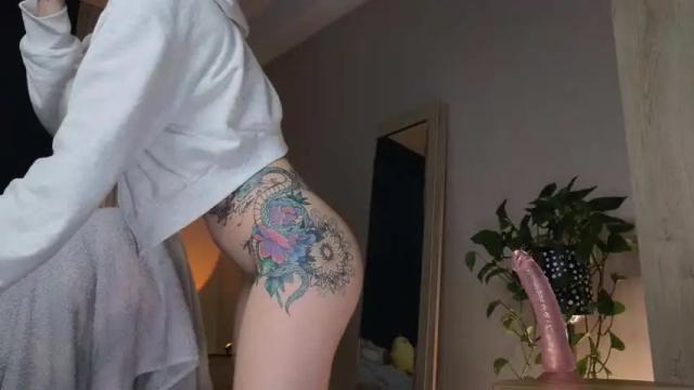Image 7 of rhea_gingertail Stream on Chaturbate on 19 months ago