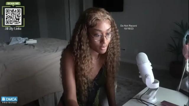 Image 4 of rhileylove Stream on Chaturbate on 24 months ago
