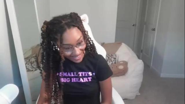 Image 3 of rhileylove Stream on Chaturbate on 3 months ago