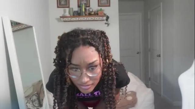 Image 7 of rhileylove Stream on Chaturbate on 3 months ago