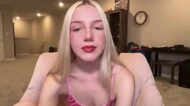 Image 7 of riababe Stream on Chaturbate on 17 months ago