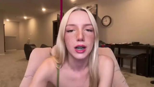 Image 4 of riababe Stream on Chaturbate on 17 months ago