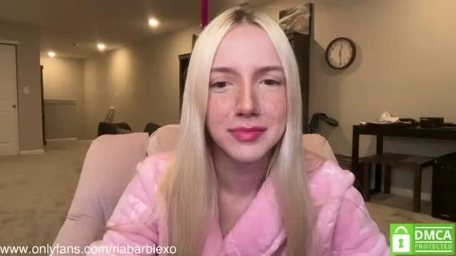 Image 2 of riababe Stream on Chaturbate on 17 months ago