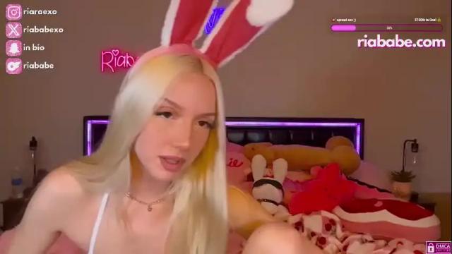 Image 7 of riababe Stream on Chaturbate on 17 days ago