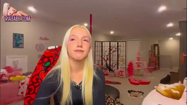 Image 12 of riababe Stream on Chaturbate on 1 month ago