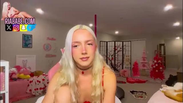 Image 6 of riababe Stream on Chaturbate on 25 days ago