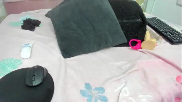 Image 2 of riaha_18_ Stream on Chaturbate on 21 days ago