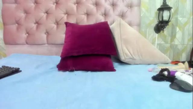 Image 3 of riaha_18_ Stream on Chaturbate on 4 days ago