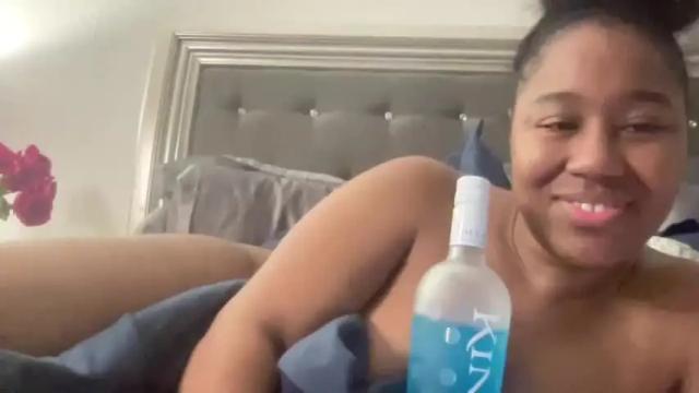 Image 7 of riahbaddie Stream on Chaturbate on 19 months ago