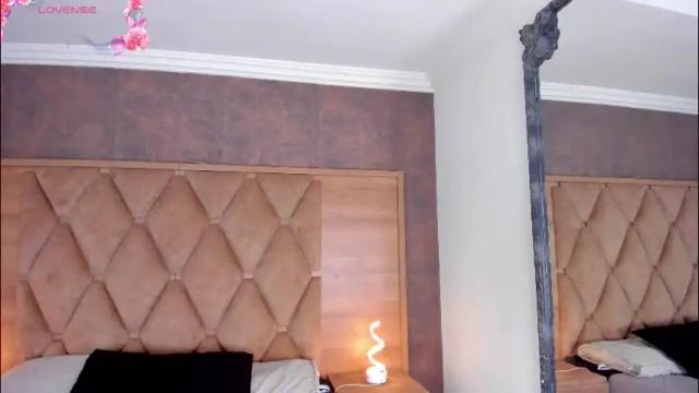 Image 3 of rianamanson Stream on Chaturbate on 1 month ago