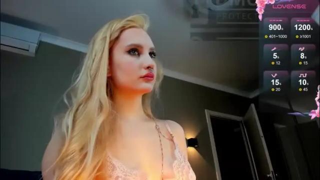 Image 4 of riawoods Stream on Chaturbate on 8 days ago