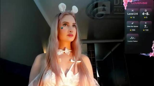 Image 6 of riawoods Stream on Chaturbate on 20 hours ago