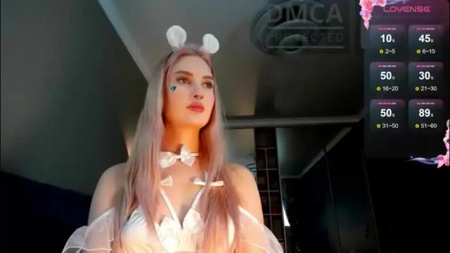 Image 7 of riawoods Stream on Chaturbate on 20 hours ago