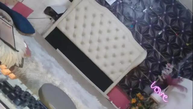 Image 11 of rica_fox3 Stream on Chaturbate on 3 months ago