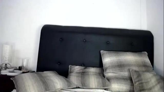 Image 2 of ricciolina___ Stream on Chaturbate on 2 months ago