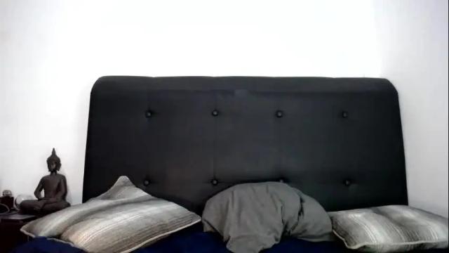 Image 3 of ricciolina___ Stream on Chaturbate on 1 month ago