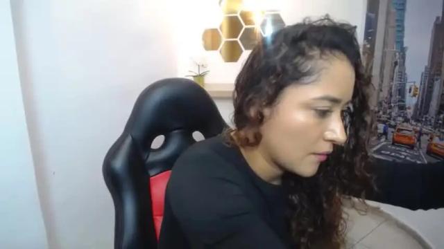 Image 10 of rihanna_kim Stream on Chaturbate on 19 months ago