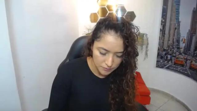 Image 8 of rihanna_kim Stream on Chaturbate on 19 months ago