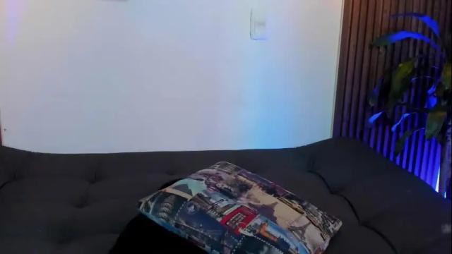 Image 10 of rihannagil Stream on Chaturbate on 11 days ago