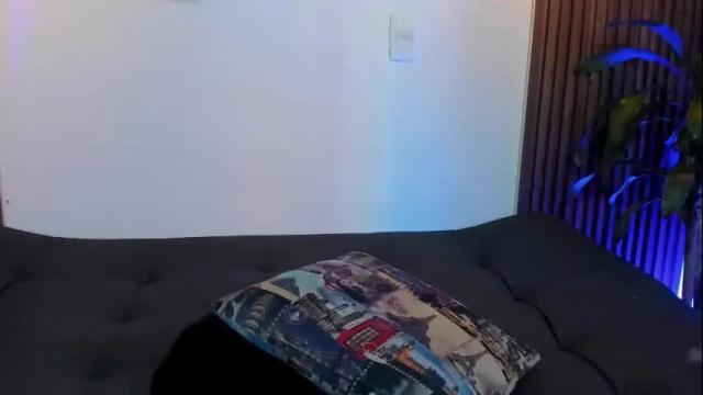 Image 6 of rihannagil Stream on Chaturbate on 11 days ago