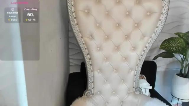 Image 8 of rihannagil Stream on Chaturbate on 1 month ago
