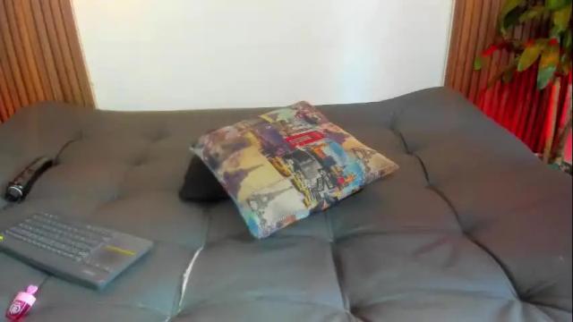 Image 8 of rihannagil Stream on Chaturbate on 1 month ago