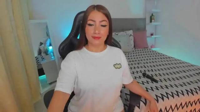 Image 11 of rikaqueen_ Stream on Chaturbate on 14 months ago