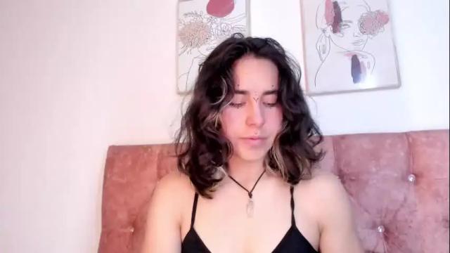 Image 6 of riley_colors Stream on Chaturbate on 18 days ago