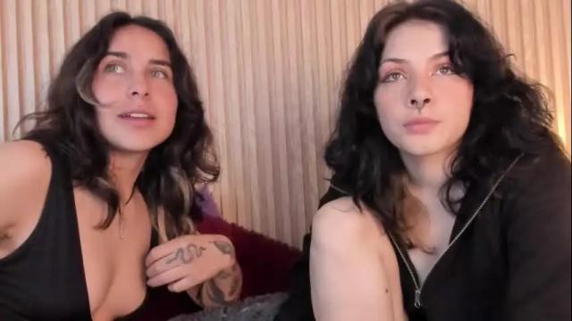 Image 2 of riley_colors Stream on Chaturbate on 3 months ago