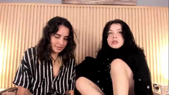 Image 3 of riley_colors Stream on Chaturbate on 2 months ago