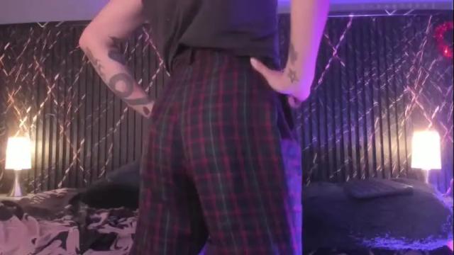 Thumbnail 3, riley_colors's Stream at Chaturbate, 2 months ago