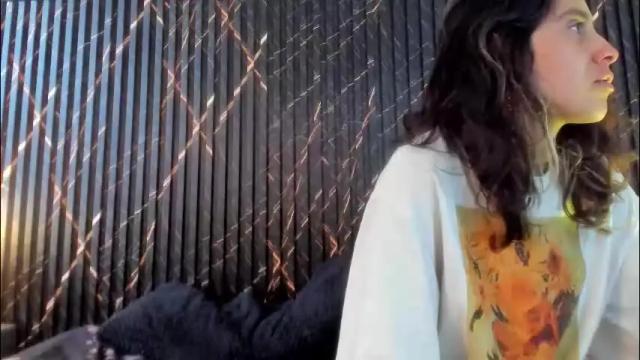 Image 7 of riley_colors Stream on Chaturbate on 1 month ago