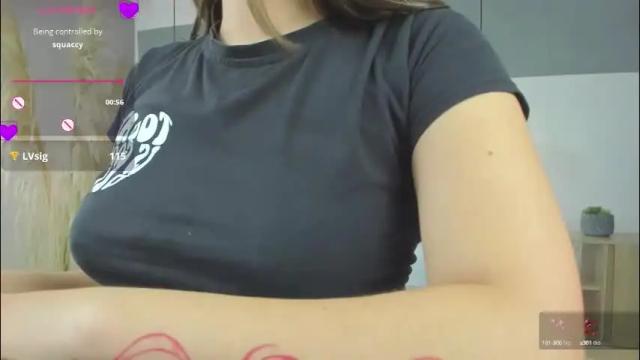 Image 4 of riley_sierra Stream on Chaturbate on 3 months ago