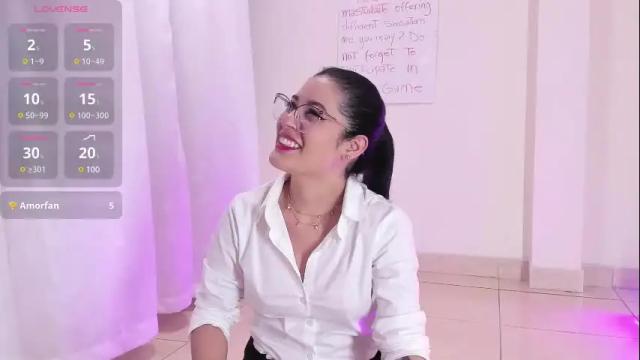 Image 12 of riley_skye_ Stream on Chaturbate on 1 month ago