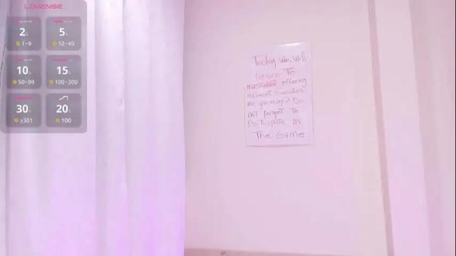 Image 2 of riley_skye_ Stream on Chaturbate on 1 month ago
